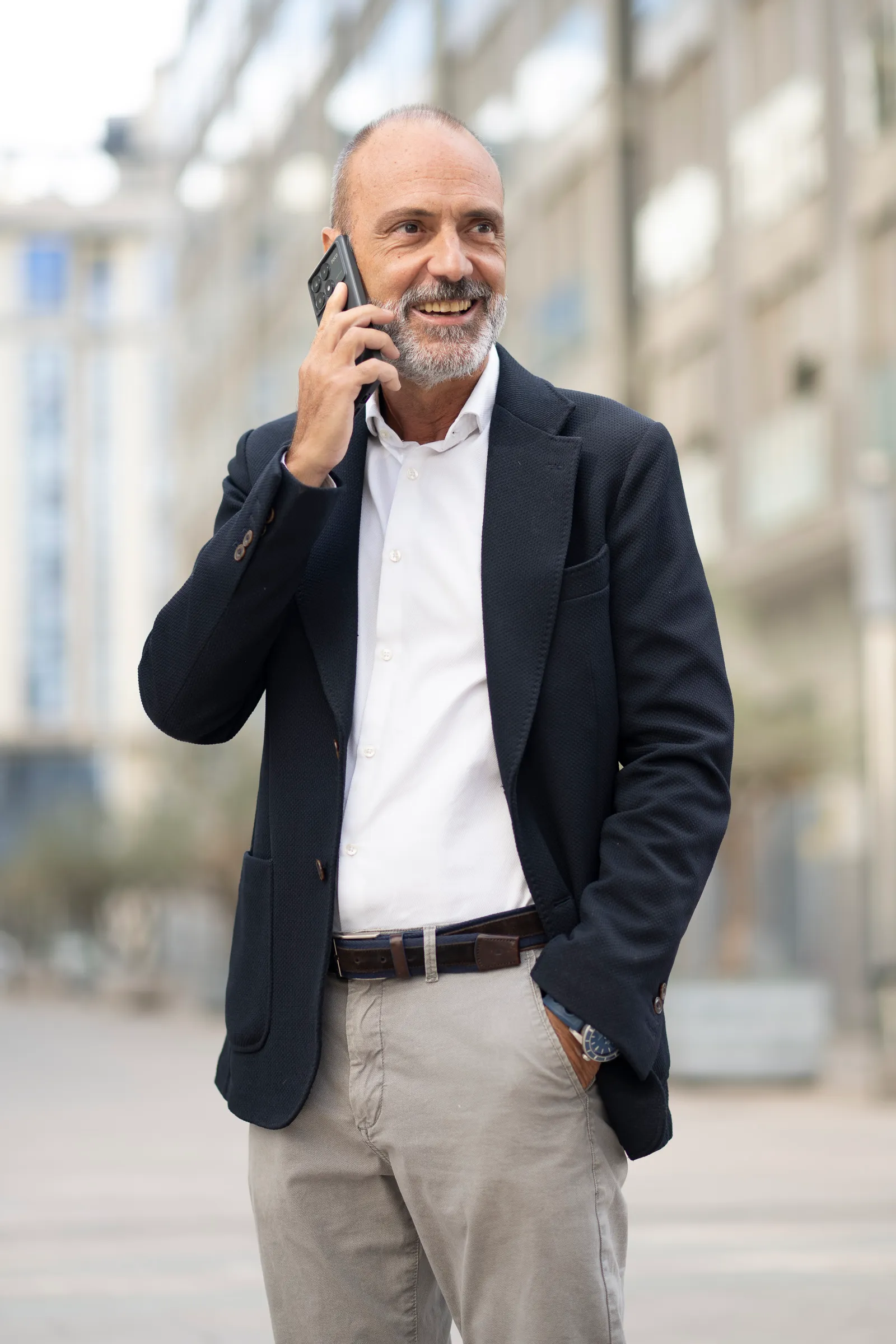 José Carlos Tormo atendiendo una consulta por teléfono